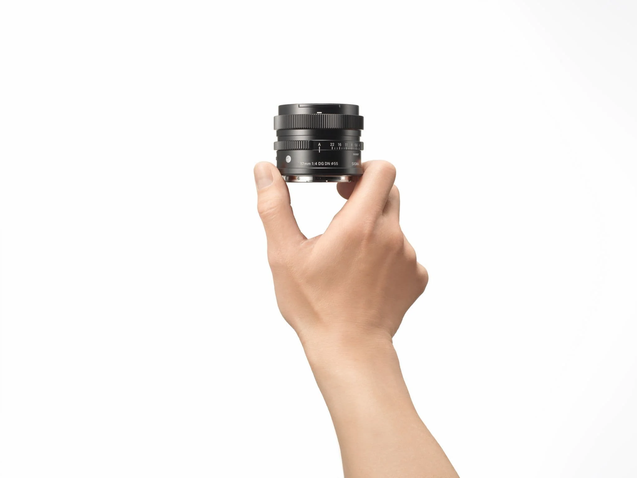 Sigma 17mm F4 DG DN | Contempory | Sony E Fit - Image 3