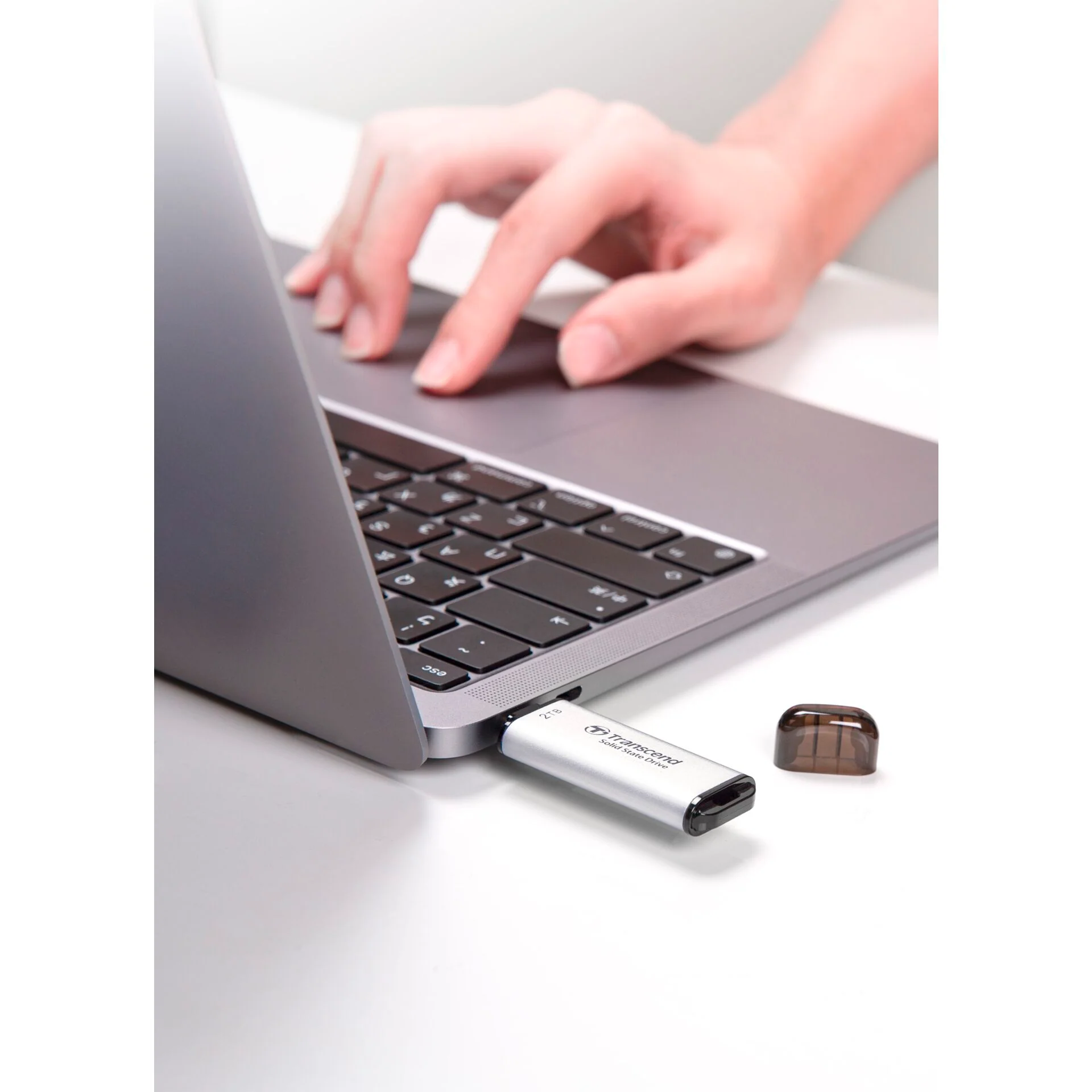 Transcend SSD ESD300S 2TB USB-C Silver - Image 6